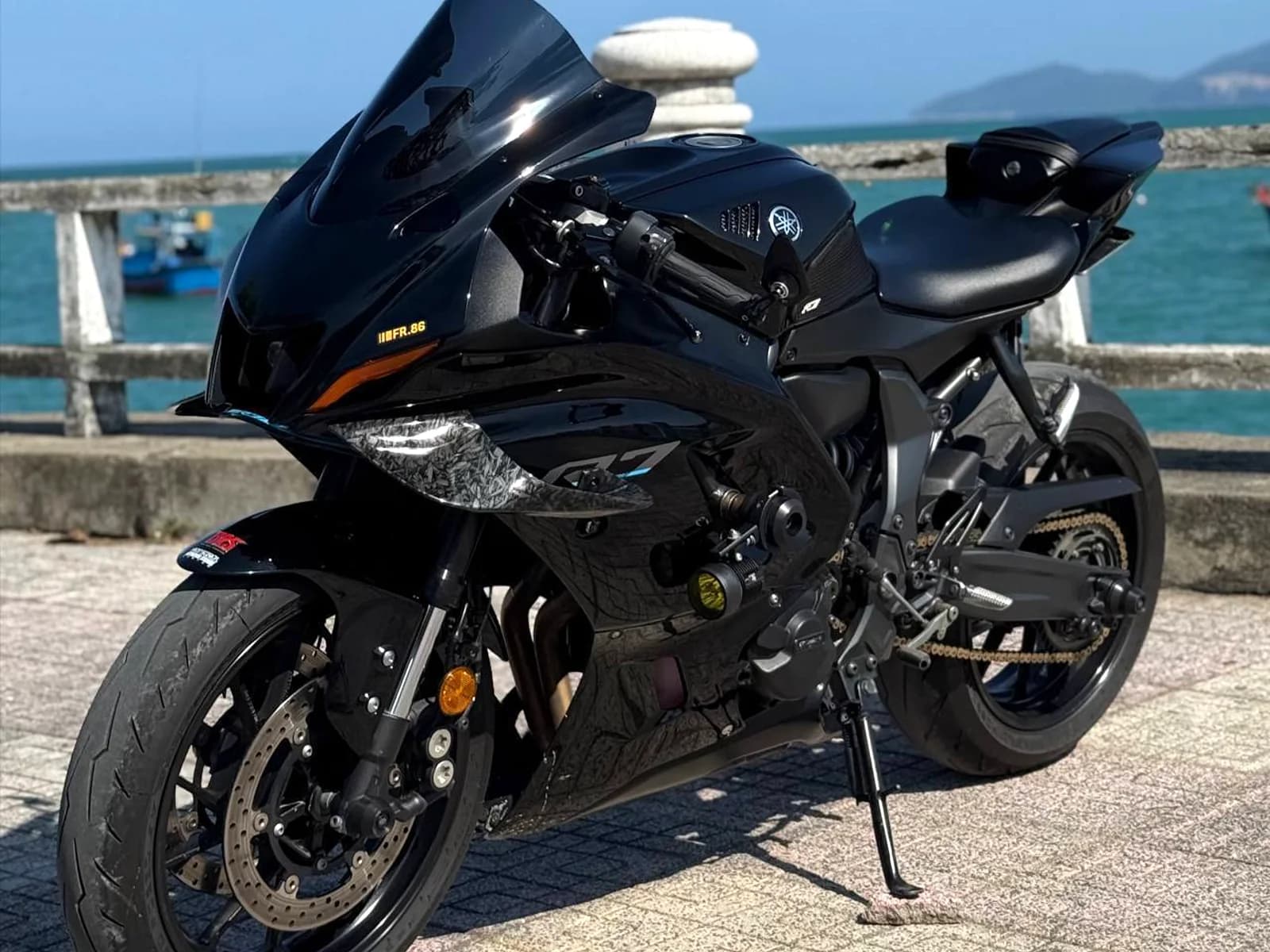 Yamaha R7